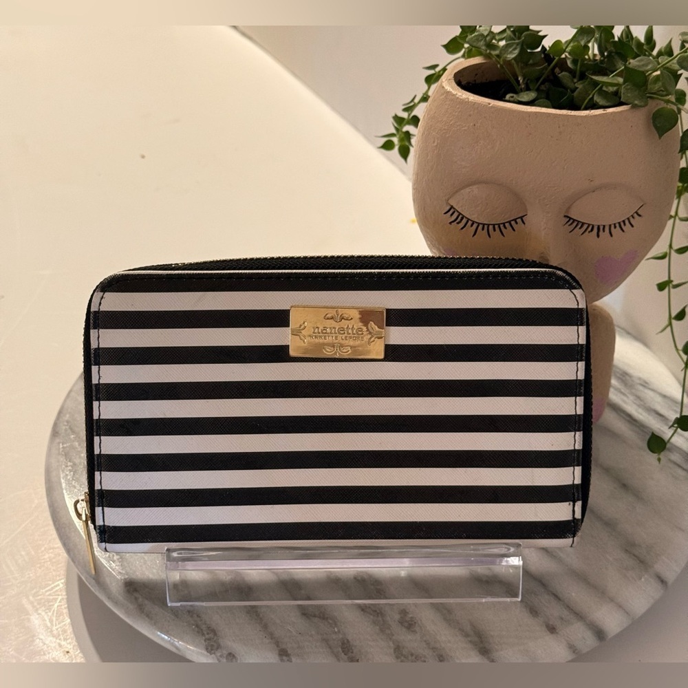 Nanette Lepore Black And White Stripped Zip Around Wallet CC Holders Coin Pouch
